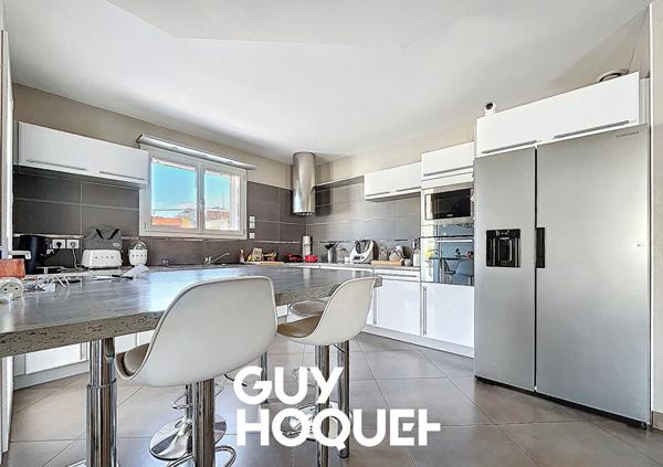 Maison Contemporaine de Plain Pied 4 Chambres + Garage + Piscine - 71570 LA CHAPELLE DE GUINCHAY