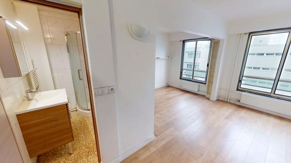Studio 25 m² + PARKING - 5ème étage