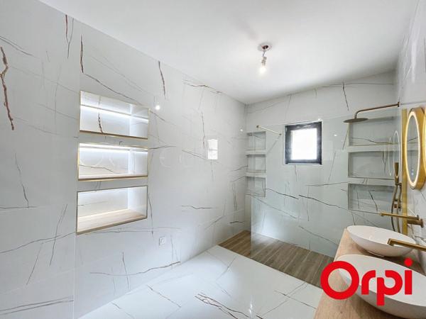 Maison à vendre    5 pièces • 126,66 m2 Bourges