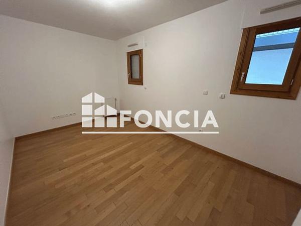 Location Appartement 5 pièces 126.5 m² - 15 BOULEVARD DE LA CHARITÉ Caen 14000