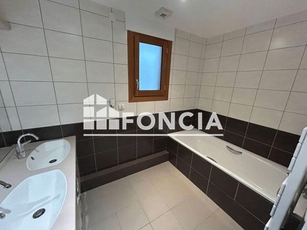 Location Appartement 5 pièces 126.5 m² - 15 BOULEVARD DE LA CHARITÉ Caen 14000