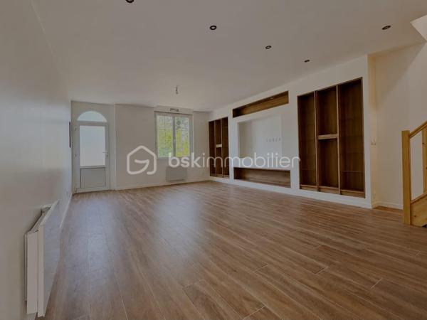 Maison 5 pièces – 150 m² – Coteaux du Bel-Air, Saint-Germain-en-Laye

Découvrez sans tarder cette belle maison idéalement située dans le quartier résidentiel recherché des Coteaux du Bel-Air, à Saint-Germain-en-Laye (78100).

D’une superficie de 150 m², cette maison séduit par ses beaux volumes, son potentiel et son environnement privilégié. Elle offre un cadre de vie agréable et constitue une belle opportunité pour une famille à la recherche d’espace et de tranquillité, tout en bénéficiant de la qualité de vie et des nombreux atouts de Saint-Germain-en-Laye.

Un bien à découvrir sans tarder afin d’en apprécier pleinement le potentiel.
Contact : 06.29.46.55.34