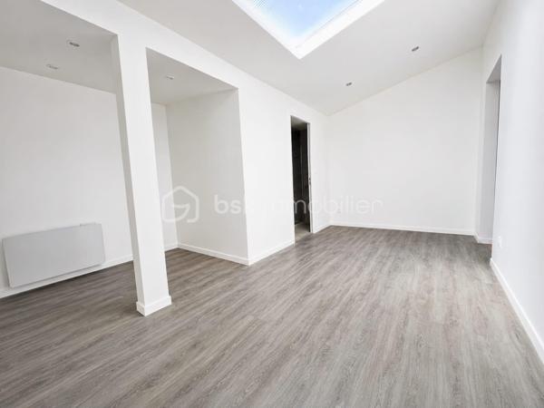 Maison 5 pièces – 150 m² – Coteaux du Bel-Air, Saint-Germain-en-Laye

Découvrez sans tarder cette belle maison idéalement située dans le quartier résidentiel recherché des Coteaux du Bel-Air, à Saint-Germain-en-Laye (78100).

D’une superficie de 150 m², cette maison séduit par ses beaux volumes, son potentiel et son environnement privilégié. Elle offre un cadre de vie agréable et constitue une belle opportunité pour une famille à la recherche d’espace et de tranquillité, tout en bénéficiant de la qualité de vie et des nombreux atouts de Saint-Germain-en-Laye.

Un bien à découvrir sans tarder afin d’en apprécier pleinement le potentiel.
Contact : 06.29.46.55.34