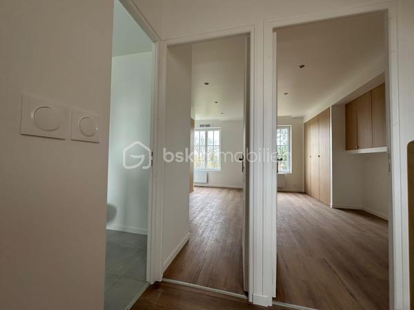 Maison 5 pièces – 150 m² – Coteaux du Bel-Air, Saint-Germain-en-Laye

Découvrez sans tarder cette belle maison idéalement située dans le quartier résidentiel recherché des Coteaux du Bel-Air, à Saint-Germain-en-Laye (78100).

D’une superficie de 150 m², cette maison séduit par ses beaux volumes, son potentiel et son environnement privilégié. Elle offre un cadre de vie agréable et constitue une belle opportunité pour une famille à la recherche d’espace et de tranquillité, tout en bénéficiant de la qualité de vie et des nombreux atouts de Saint-Germain-en-Laye.

Un bien à découvrir sans tarder afin d’en apprécier pleinement le potentiel.
Contact : 06.29.46.55.34