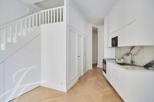 Studio meublé à louer quartier Palais Royal