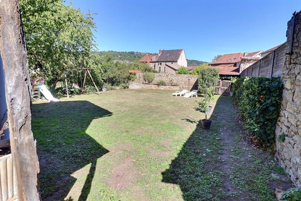 CAPDENAC-GARE. BELLE MAISON FAMILIALE AVEC DÉPENDANCE