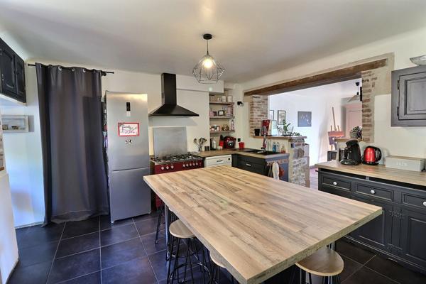 CAPDENAC-GARE. BELLE MAISON FAMILIALE AVEC DÉPENDANCE