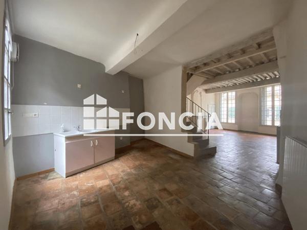 Location Appartement 3 pièces 77 m² - 10 RUE JACQUES D'UZES Uzes 30700