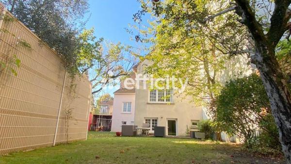 Maison 8 pièces - 170 m² Exclusivité efficity