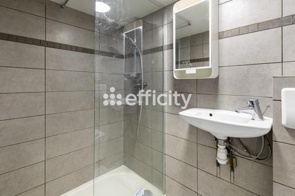 Maison
         8 pièces
        - 170 m² Exclusivité 1 020 000 € *