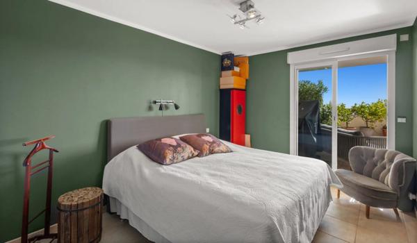 RIVIERA GOLF ! Magnifique 3 pièces avec 2 parkings et une cave !