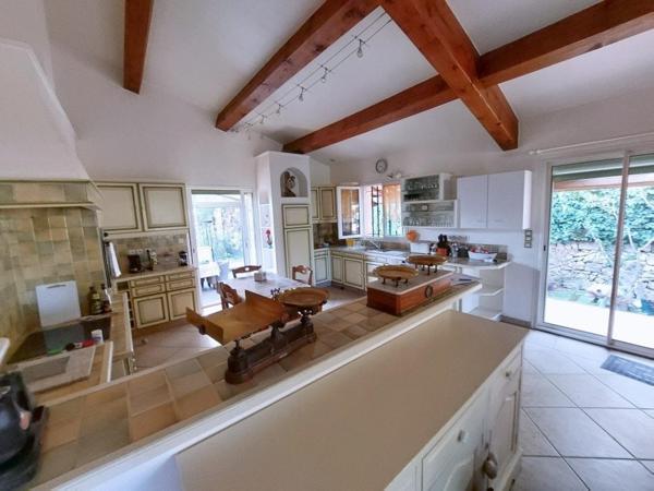 MAISON T5 163 m2 -TERRAIN 533 m2 -DPE B