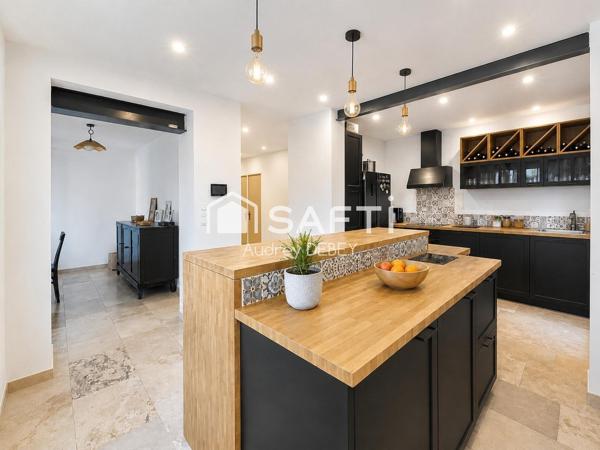 LE CALME ABSOLU, UNE RÉNOVATION SOIGNÉE ET UN EXTÉRIEUR PENSÉ POUR PROFITER PLEINEMENT DES BEAUX JOURS…