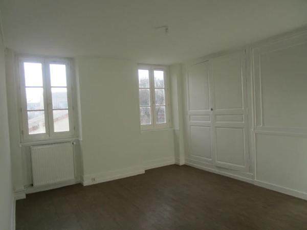 Appartement à louer à Mâcon (71000)