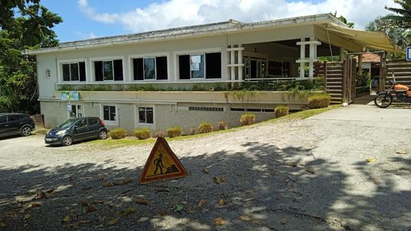 Achat local commercial près de FORT DE FRANCE - 500 m² - 1 600 000 €