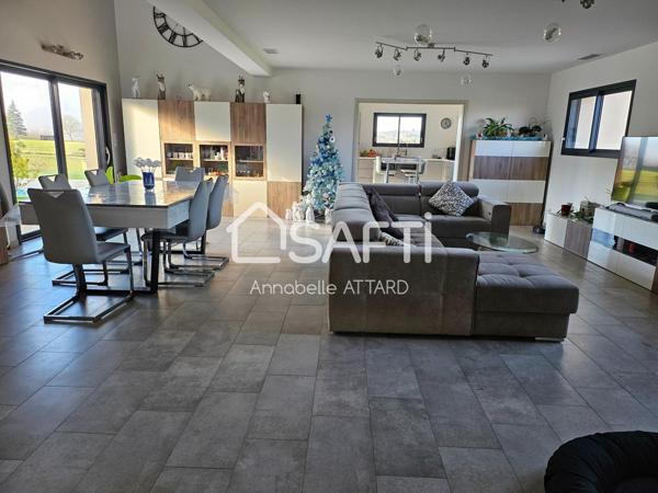 Maison de 2020 contemporaine de 200m sur sous sol avec piscine