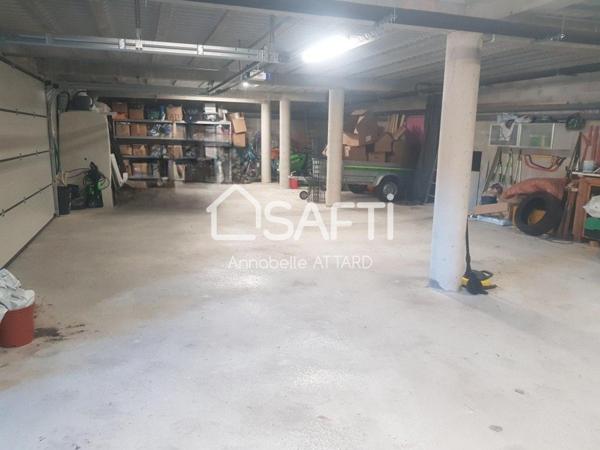 Maison de 2020 contemporaine de 200m sur sous sol avec piscine