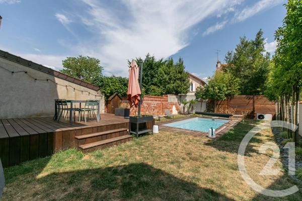 Maison à vendre  7 pièces - 114,60 m 2   ST MAUR DES FOSSES  - 94