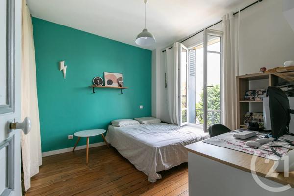Maison à vendre  7 pièces - 114,60 m 2   ST MAUR DES FOSSES  - 94