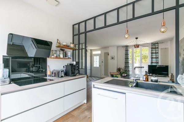 Maison à vendre  7 pièces - 114,60 m 2   ST MAUR DES FOSSES  - 94