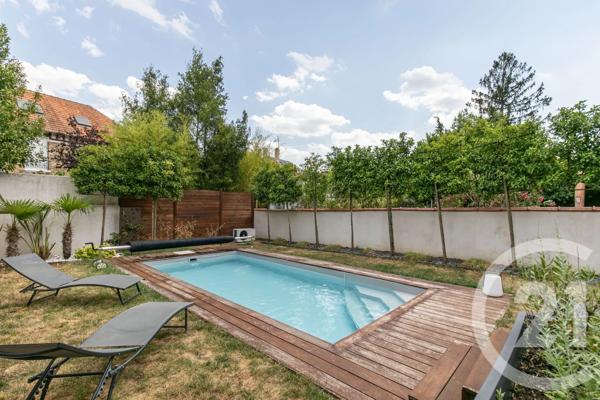 Maison à vendre  7 pièces - 114,60 m 2   ST MAUR DES FOSSES  - 94