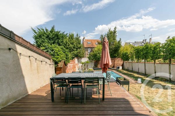 Maison à vendre  7 pièces - 114,60 m 2   ST MAUR DES FOSSES  - 94