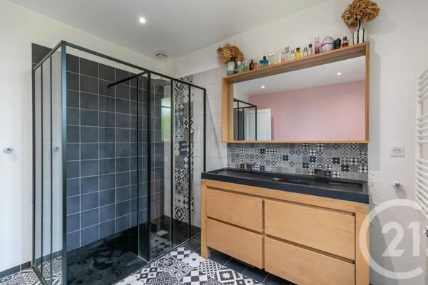 Maison à vendre  7 pièces - 114,60 m 2   ST MAUR DES FOSSES  - 94