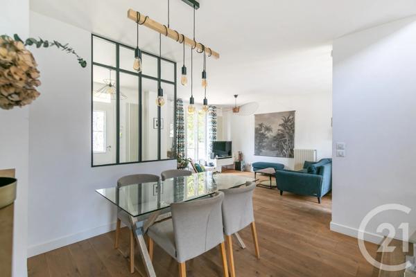 Maison à vendre  7 pièces - 114,60 m 2   ST MAUR DES FOSSES  - 94
