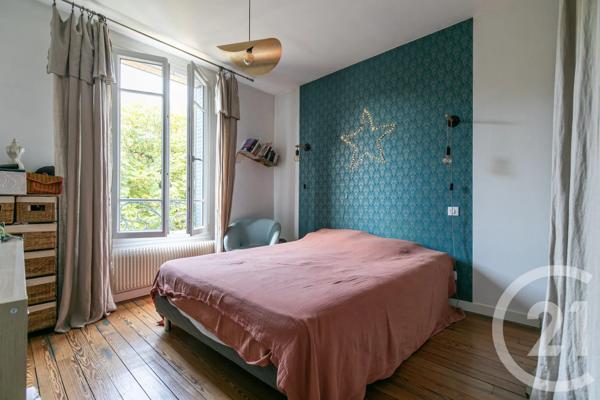 Maison à vendre  7 pièces - 114,60 m 2   ST MAUR DES FOSSES  - 94