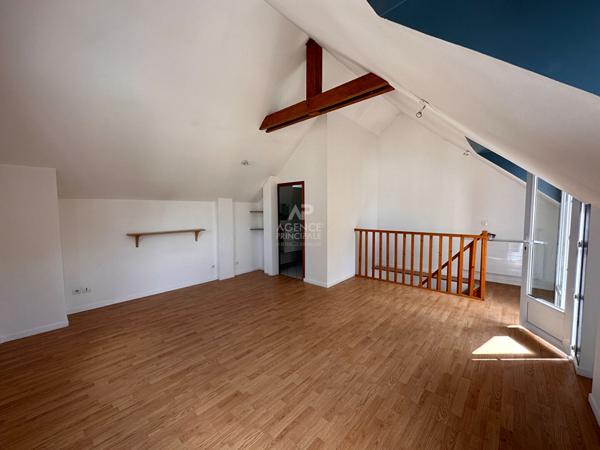 Maison de ville 2 pièce(s) 52 m2 FOURQUEUX - Lycée International Loyer 1 100 €/mois **  - Référence  18089