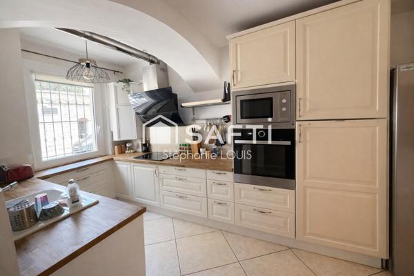 MAISON RENOVEE CENTRE AVEC JARDIN ET PISCINE RARE!