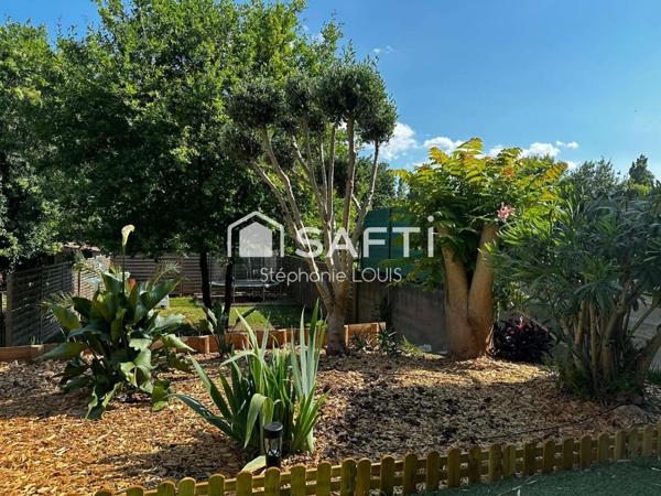 MAISON RENOVEE CENTRE AVEC JARDIN ET PISCINE RARE!