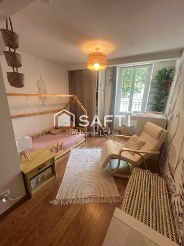 MAISON RENOVEE CENTRE AVEC JARDIN ET PISCINE RARE!