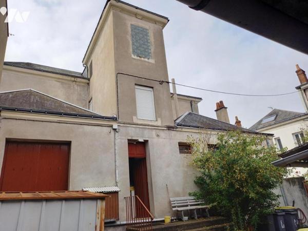 TOURS PREBENDES ENSEMBLE IMMOBILIER 164 M2-  R +2 - COUR - GARAGE - COMMERCE EN RDC