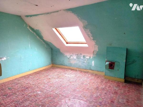 TOURS PREBENDES ENSEMBLE IMMOBILIER 164 M2-  R +2 - COUR - GARAGE - COMMERCE EN RDC