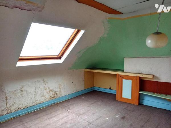 TOURS PREBENDES ENSEMBLE IMMOBILIER 164 M2-  R +2 - COUR - GARAGE - COMMERCE EN RDC