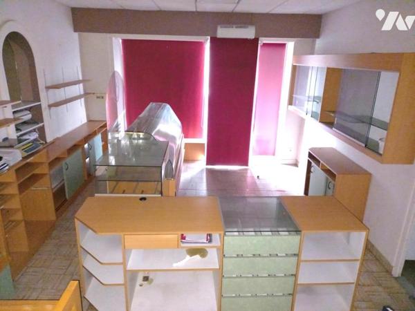 TOURS PREBENDES ENSEMBLE IMMOBILIER 164 M2-  R +2 - COUR - GARAGE - COMMERCE EN RDC