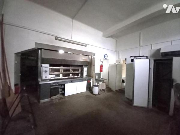 TOURS PREBENDES ENSEMBLE IMMOBILIER 164 M2-  R +2 - COUR - GARAGE - COMMERCE EN RDC