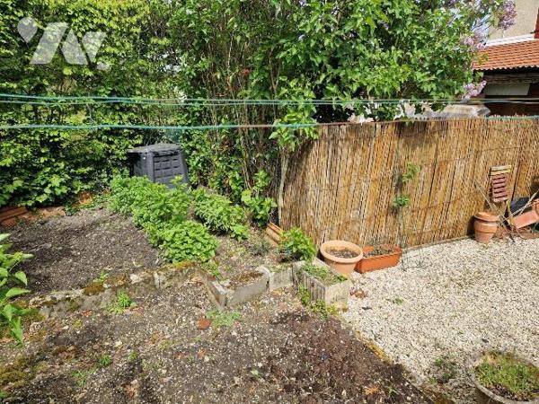 Vente en viager Bouquet 16 000  euros rente mensuel 80  euros, à 5 min de l'Autoroute A5, 13 km...