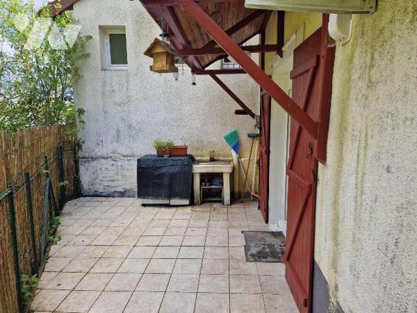 Vente en viager Bouquet 16 000  euros rente mensuel 80  euros, à 5 min de l'Autoroute A5, 13 km...