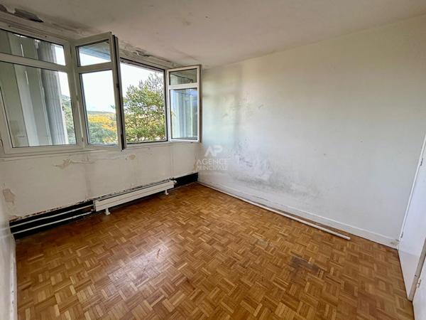 Appartement Verneuil Sur Seine 4 pièce(s) 68 m2 €165 000 ** - Référence 1051