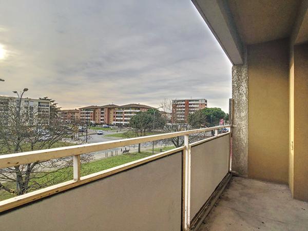 Appartement traversant Muret 3 pièce(s) avec cave et 3 balcons