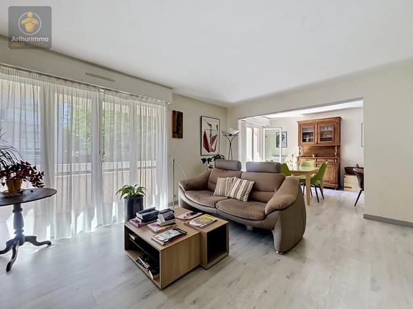Vente                                                      Appartement
                        
                     4 pièces                      84 m2                     à Boissy-Saint-Léger