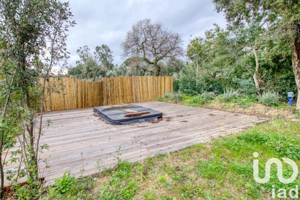 Appartement 4 pièces de 94 m² à Grimaud (83310)