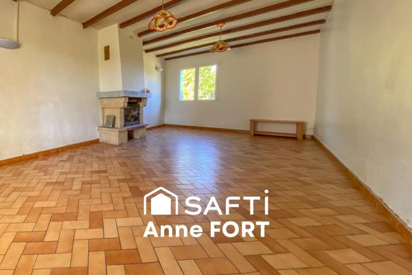 Maison de campagne d'environ 100 m2, salon-séjour, cuisine, 2 chambres