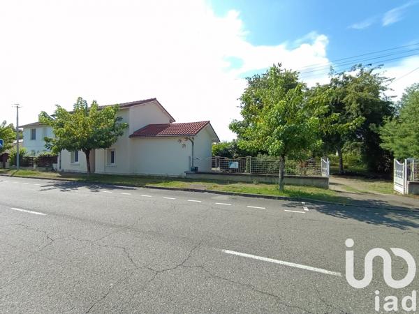 Maison 6 pièces de 128 m² à Villeneuve-de-Marsan (40190)