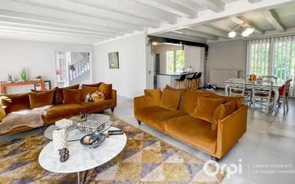 Maison à vendre    6 pièces • 219,11 m2 Magny-en-Vexin