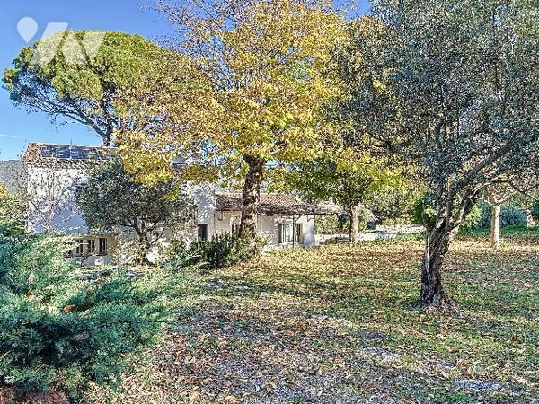 Maison individuelle rénovée avec piscine – 160 m² – Terrain 1 944 m² – Vidauban