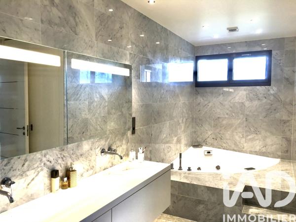 Maison à vendre 6 pièces 270 m² Chessy