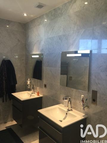 Maison à vendre 6 pièces 270 m² Chessy